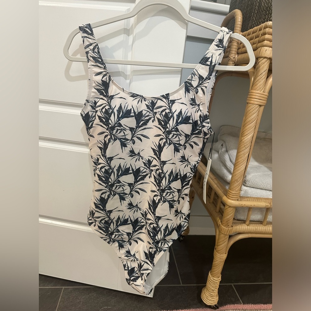 Nicole Miller one piece swimsuit size M